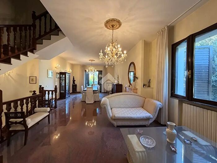 Casa quadrilocale in vendita in Via G Guidiccioni, Forli'