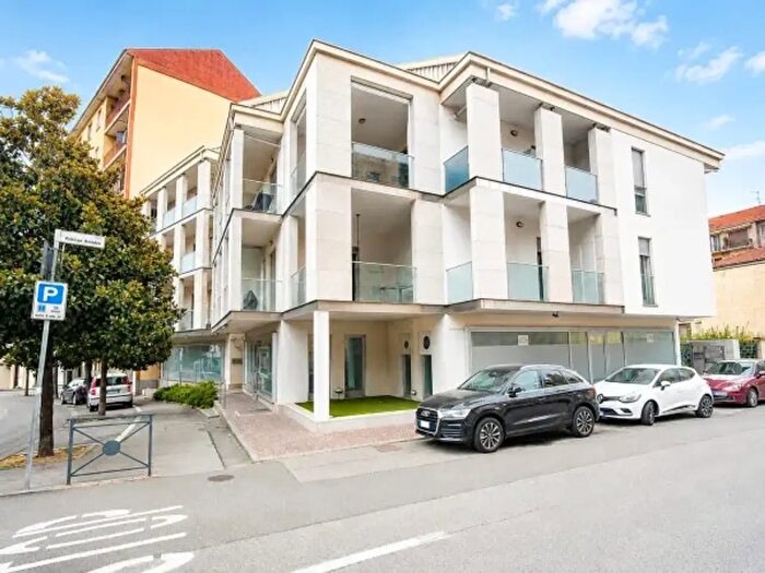 Appartamento trilocale in vendita in Via Principe Amedeo, Asti