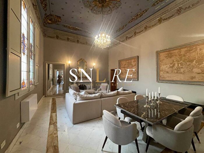 Appartamento con 6 locali in affitto in Lungarno Amerigo Vespucci, Borgo Ognissanti Il Prato, Firenze