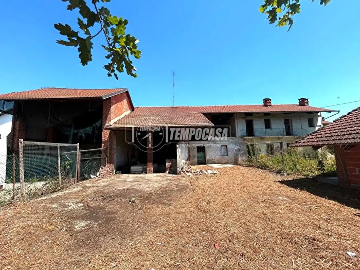 Casa in vendita in Via Lombardore, Volpiano