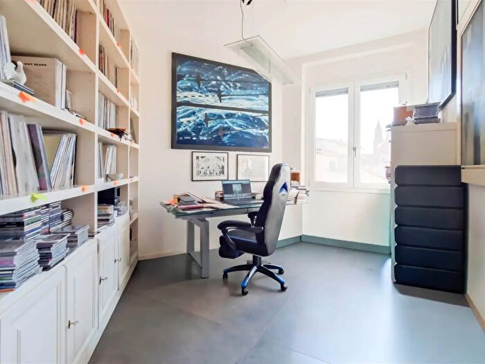 Appartamento con 9 locali in vendita in Firenze