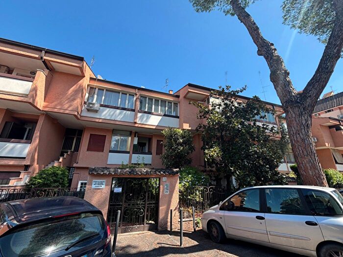 Appartamento monolocale in vendita in Via Gallese, Roma