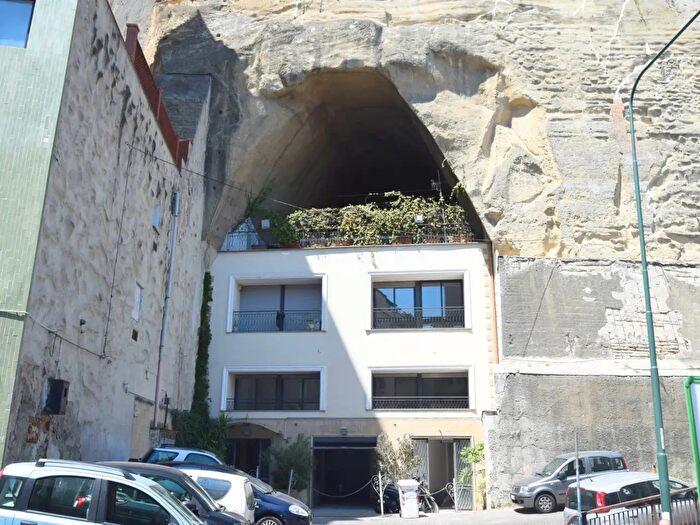 Appartamento trilocale in vendita in Via Orazio, Napoli
