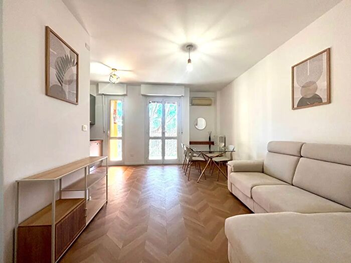 Appartamento quadrilocale in affitto in Via Monte Baldo, Milano