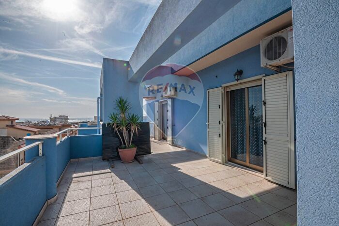 Appartamento con 7 locali in vendita in Via Raffaello, Pozzallo