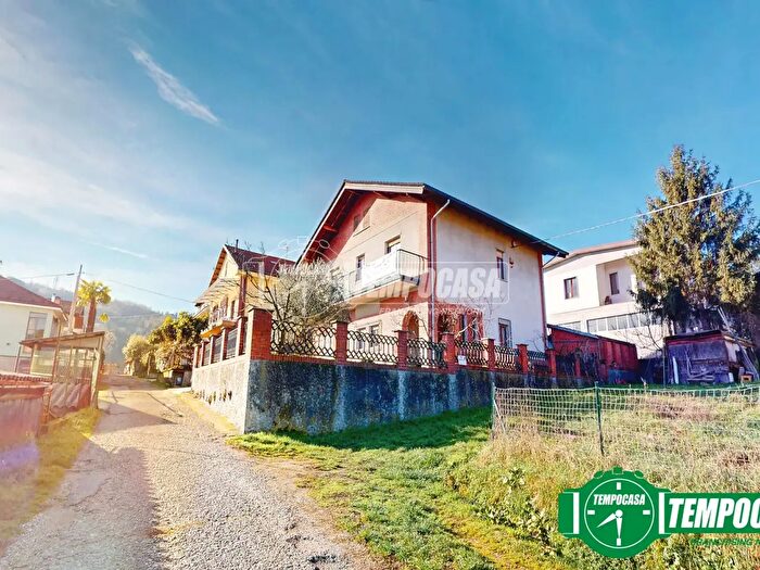 Casa con 8 locali in vendita in Via San Lazzaro, Acqui Terme