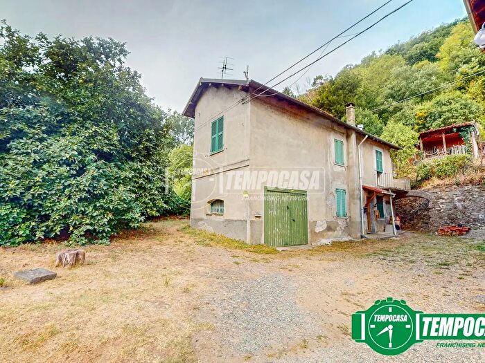 Casa con 5 locali in vendita in Strada Voltri, Ovada