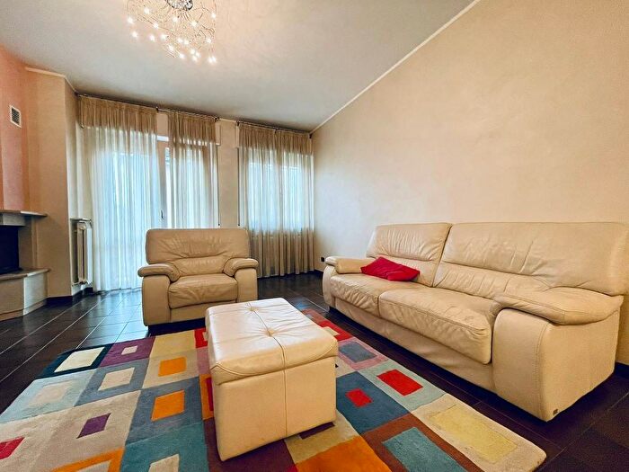 Appartamento quadrilocale in affitto in Via Michelangelo, Centro, Ranica