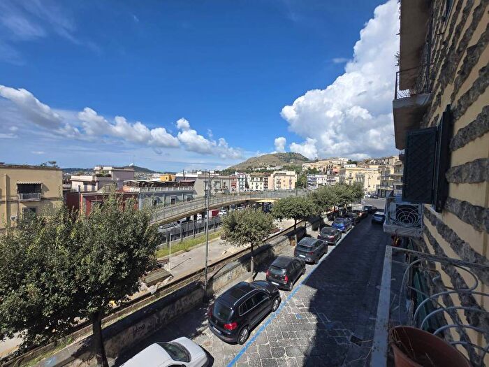Appartamento con 5 locali in affitto in Via Giovan Battista Pergolesi, Anfiteatro, Pozzuoli