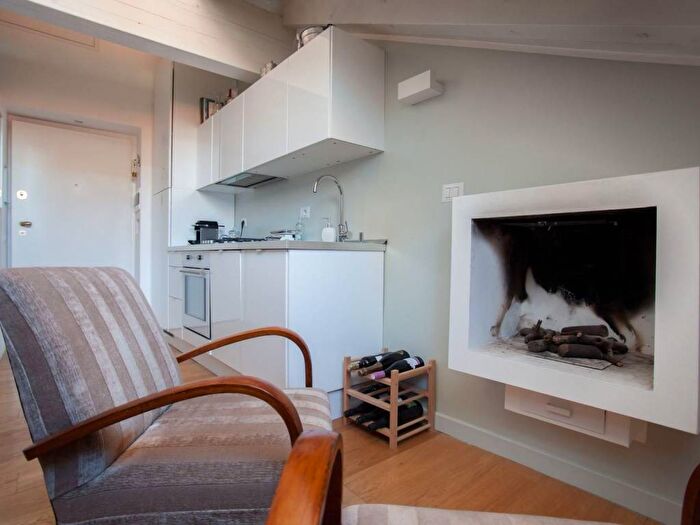 Casa monolocale in affitto in Via Corsico, Navigli Darsena, Milano