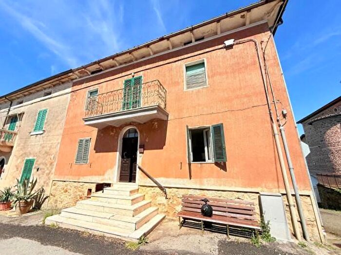 Casa con 6 locali in vendita in Manciano
