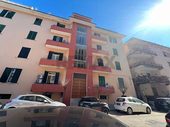 Appartamento trilocale in vendita in Via Michele Ferrara, Caserta