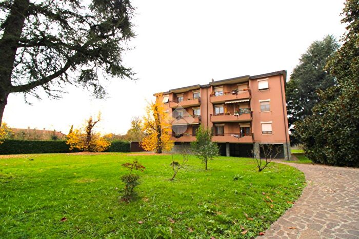 Appartamento quadrilocale in vendita in Via Giuseppe Mazzini, Arcore