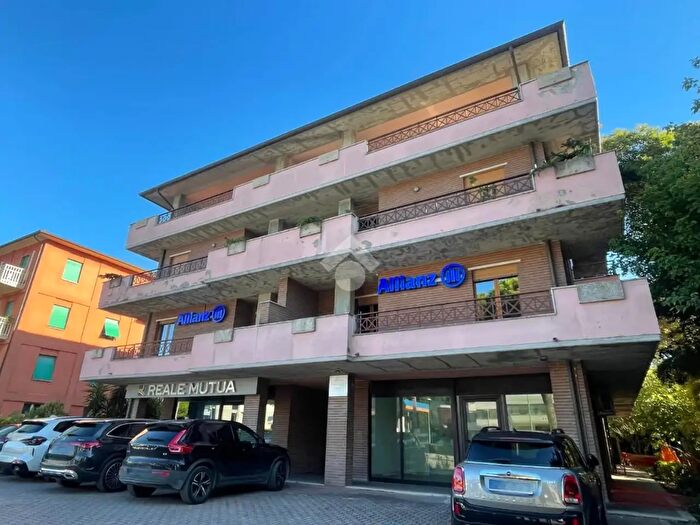 Appartamento con 5 locali in vendita in Via Roma, Bastia Umbra