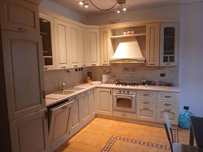 Appartamento trilocale in affitto in Centro, Rufina