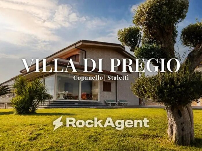Casa con 5 locali in vendita in Via Canalicchio, Staletti
