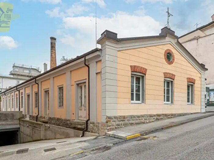 Appartamento trilocale in vendita in Via Michelangelo Buonarroti, Trieste