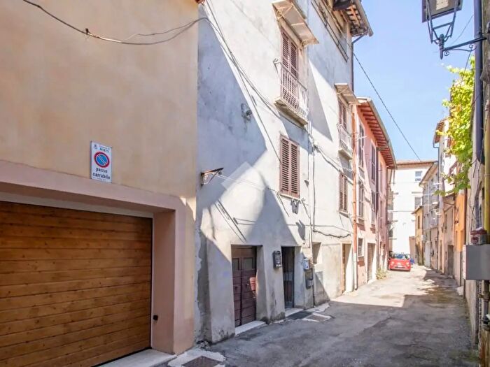 Appartamento quadrilocale in vendita in Via del Porto, Rieti