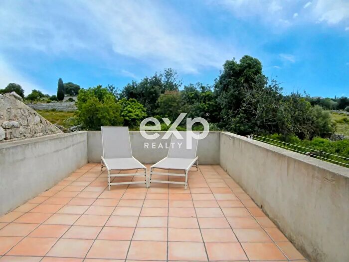 Casa con 12 locali in vendita in Modica