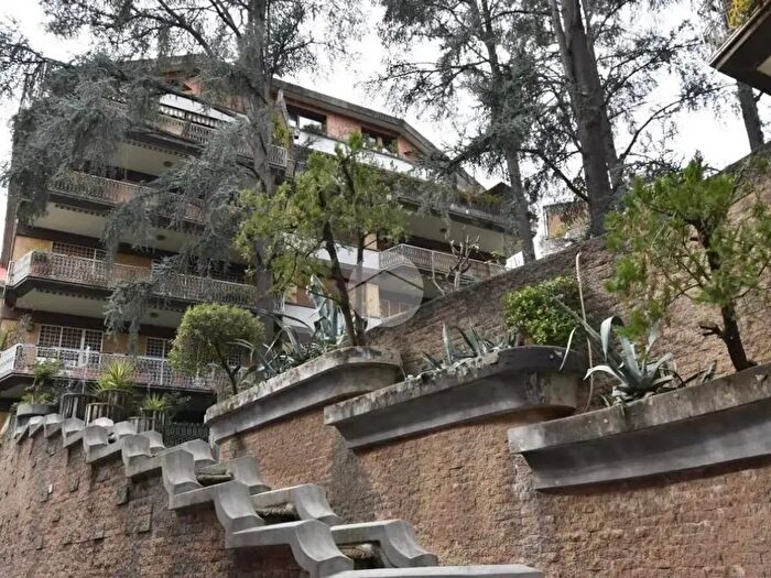 Appartamento con 5 locali in vendita in Via Renato Fucini, Roma