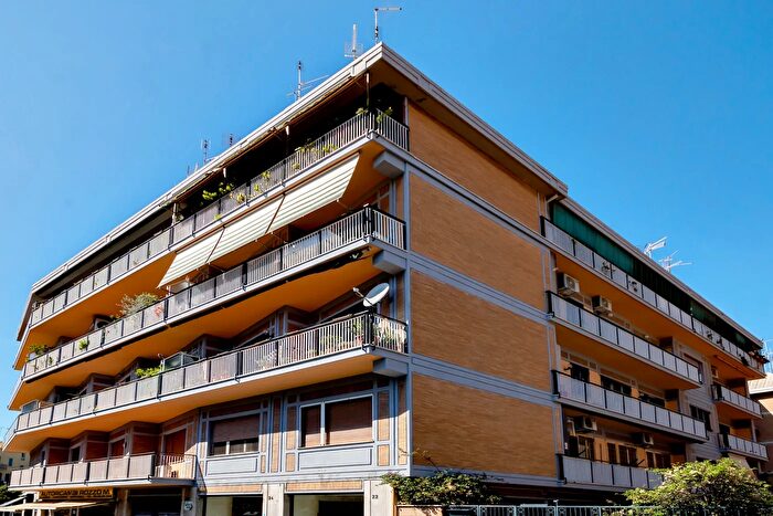 Appartamento trilocale in vendita in Via Giovanni Domenico Paracciani Snc, Roma