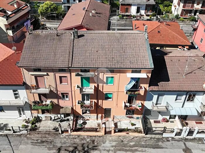 Appartamento trilocale in vendita in Via Solferino, Verona