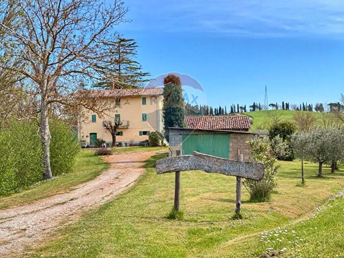Casa con 6 locali in vendita in Citta Di Castello