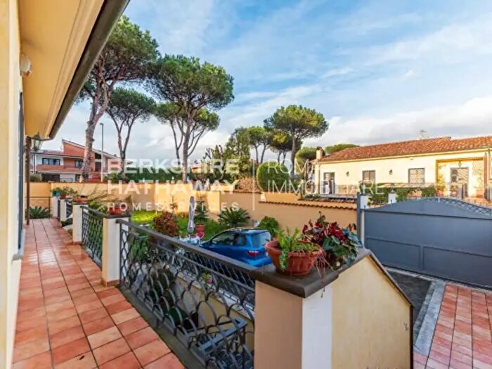 Casa con 6 locali in vendita in Via Giulio Pittarelli, Roma