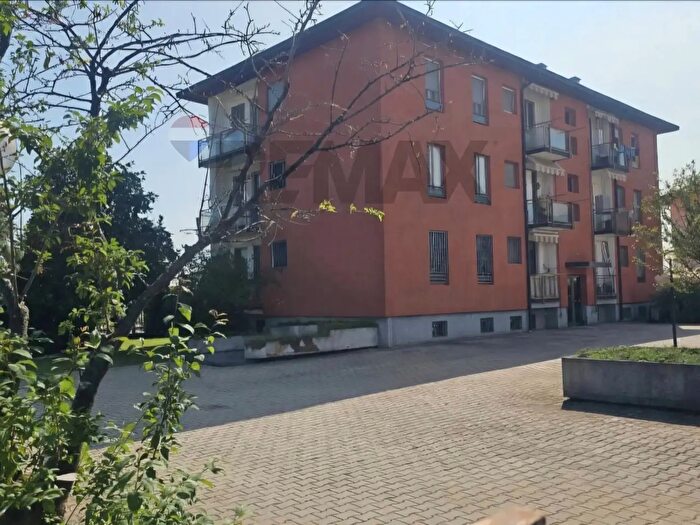 Appartamento quadrilocale in vendita in Via Leonardo da Vinci, Casorate Primo