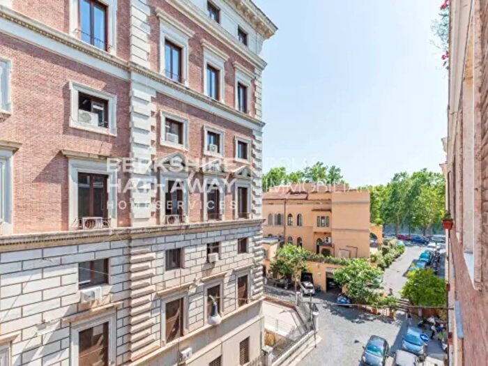 Appartamento quadrilocale in vendita in Via di San Paolo alla Regola, Roma