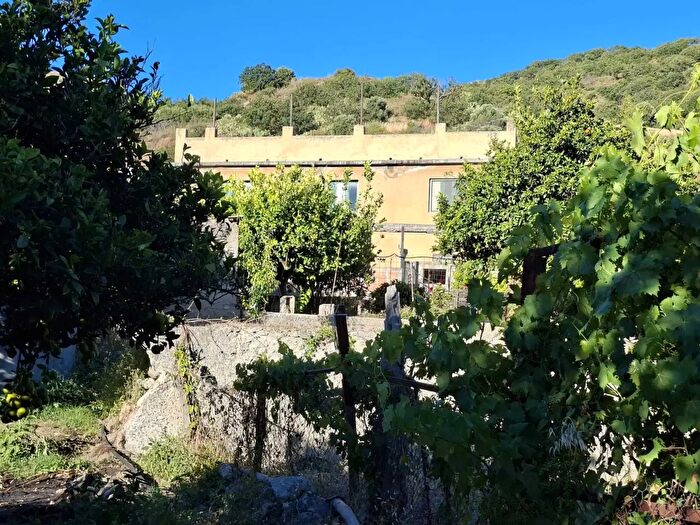 Casa con 9 locali in vendita in Via Paterriti, Motta San Giovanni