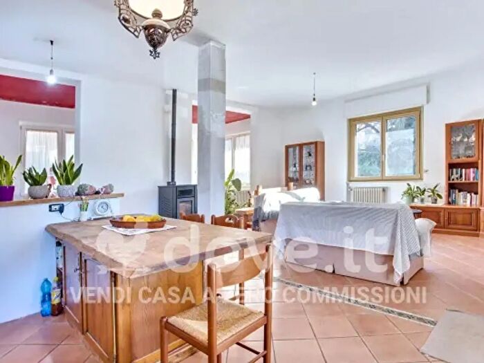 Casa quadrilocale in vendita in Via XXV Aprile, Carnago