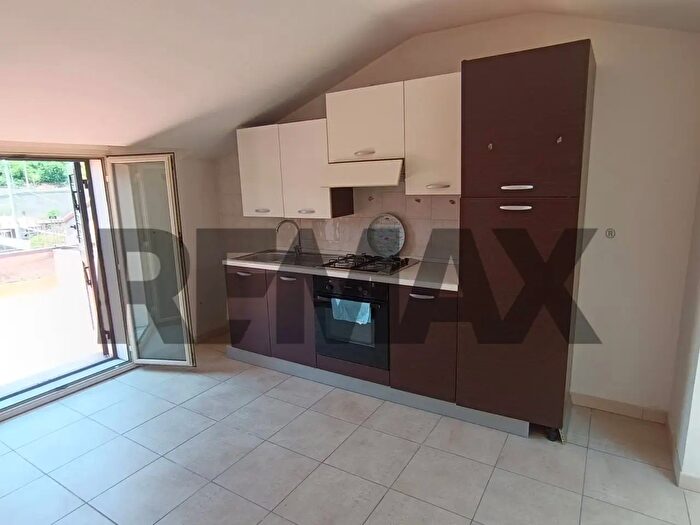 Appartamento trilocale in vendita in Via Scale Sant'Antonio, Aci Catena