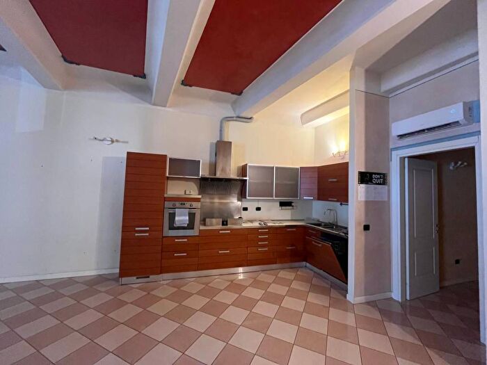 Appartamento trilocale in affitto in Centro Storico, Carpi