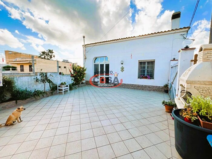 Casa con 5 locali in vendita in Petrosino