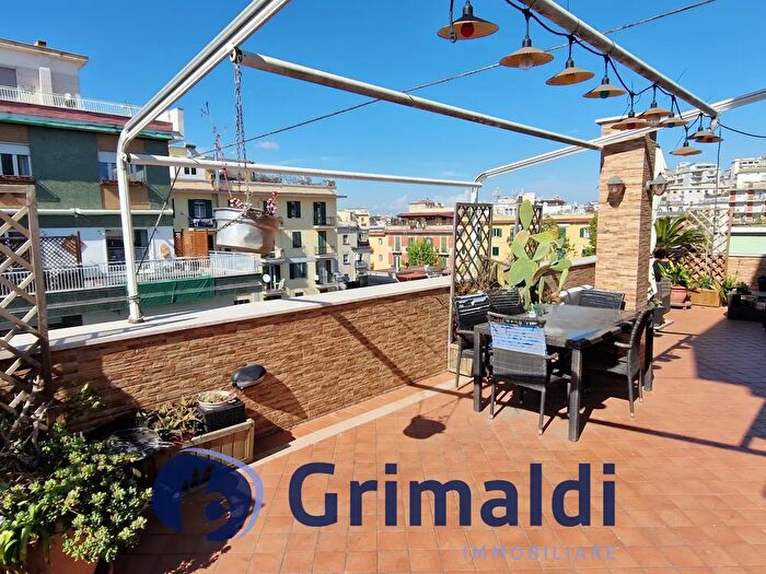 Appartamento quadrilocale in vendita in Via Massimo Stanzione, Napoli