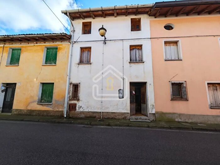 Casa trilocale in vendita in Via Mazzini, Rivignano Teor