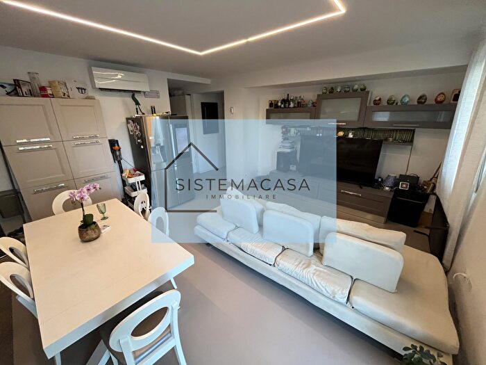 Appartamento quadrilocale in vendita in Viale Italia, Cervia