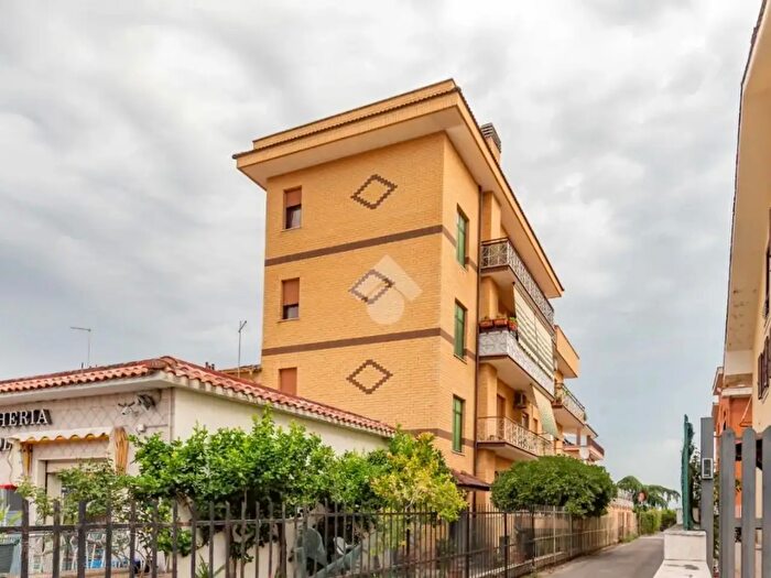 Appartamento quadrilocale in vendita in Via di Vermicino, Roma