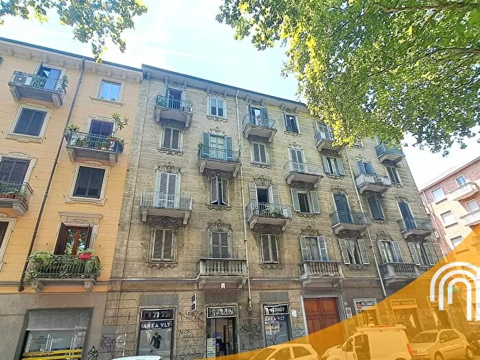 Appartamento con 5 locali in vendita in Corso Regina Margherita, Torino