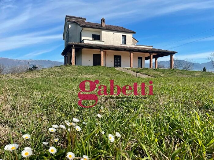 Casa con 8 locali in vendita in Via Gramsci Snc, Alife