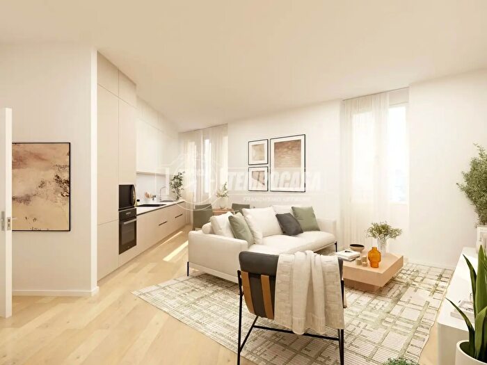 Appartamento trilocale in vendita in Via Carlo Maria Maggi, Milano