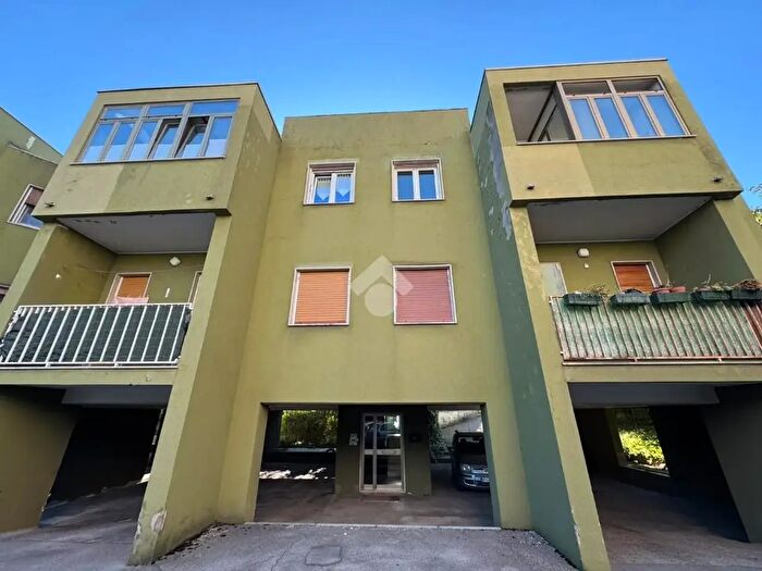 Appartamento trilocale in vendita in Via dei Vigneti, Trieste