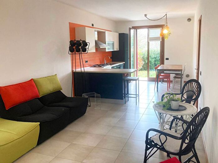 Appartamento trilocale in affitto in Via Fontane, Lancenigo Villorba, Villorba