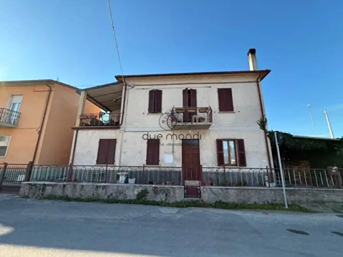 Appartamento quadrilocale in vendita in Località Pontebari, Spoleto