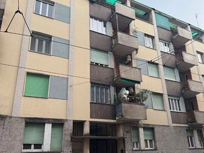 Appartamento bilocale in affitto in Via Eugenio Camerini, Casoretto, Milano