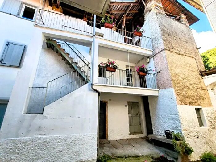Appartamento bilocale in vendita in Via Raffaello Sanzio, Stresa