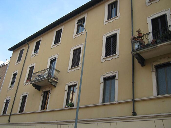 Appartamento bilocale in affitto in Via Legnone, Dergano, Milano