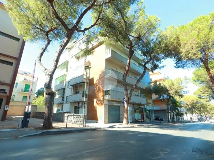 Appartamento quadrilocale in vendita in Via del Santuario, Pescara