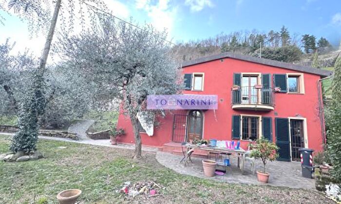 Casa quadrilocale in vendita in Strada Provinciale Mammianese Marlianese, Marliana